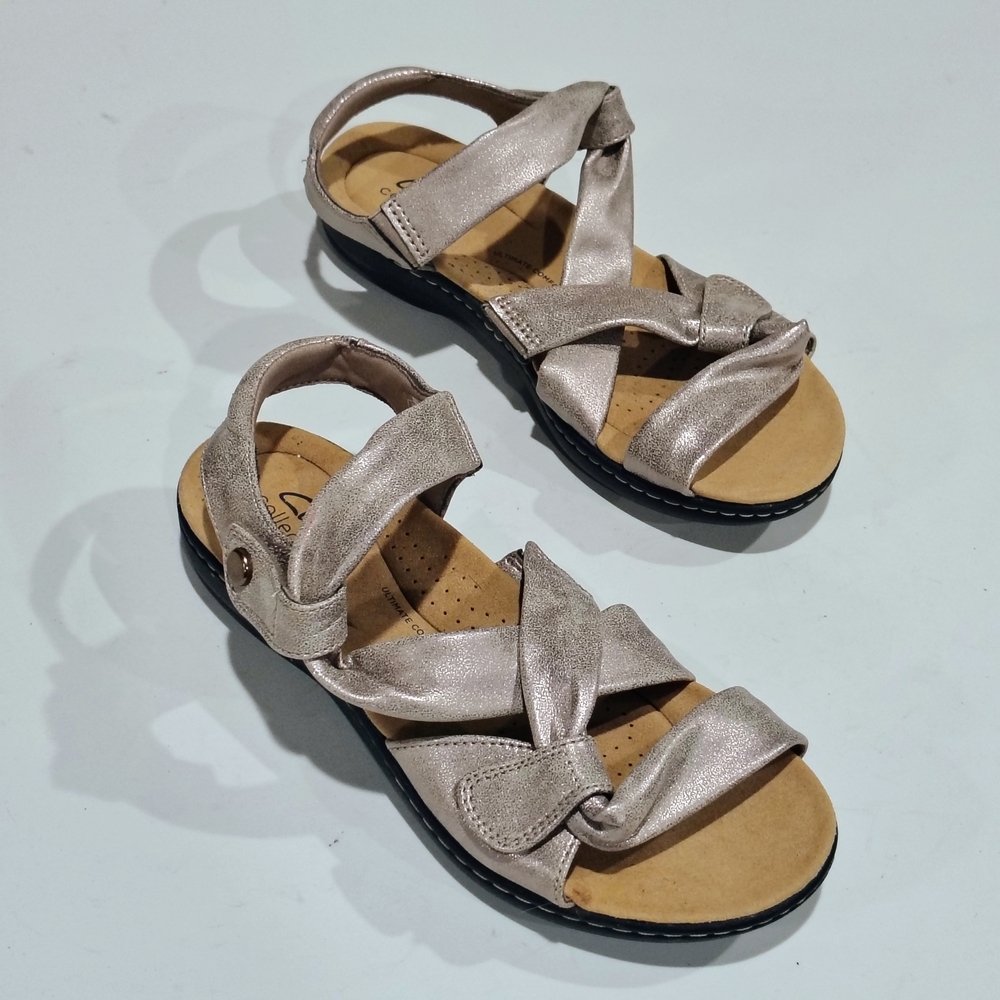Clarks Women's Elegant Metallic Gold Open Toe Sandals Size 6.5